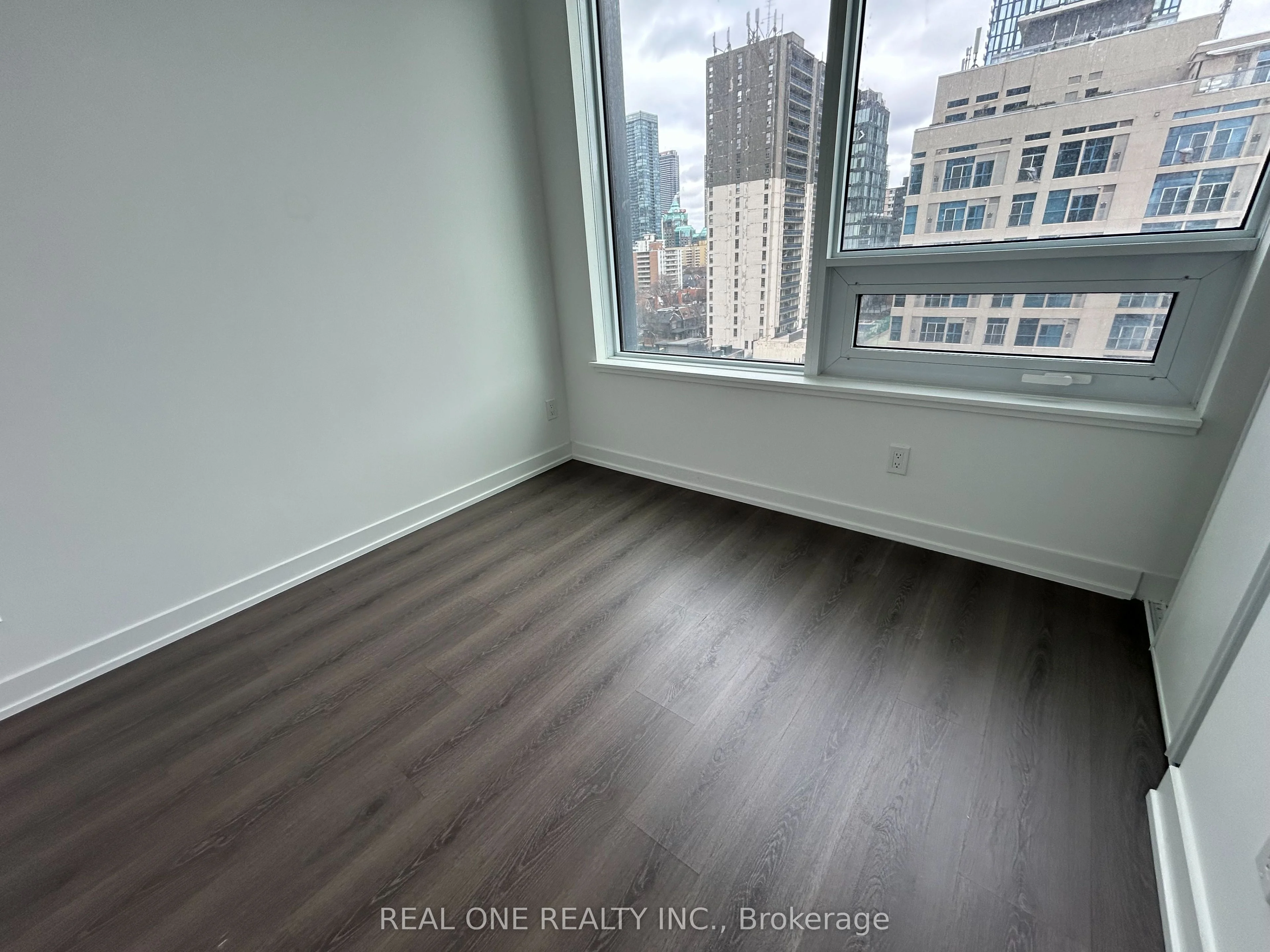 8 Wellesley Street W 1008, Toronto C01, ON M4Y 0J5