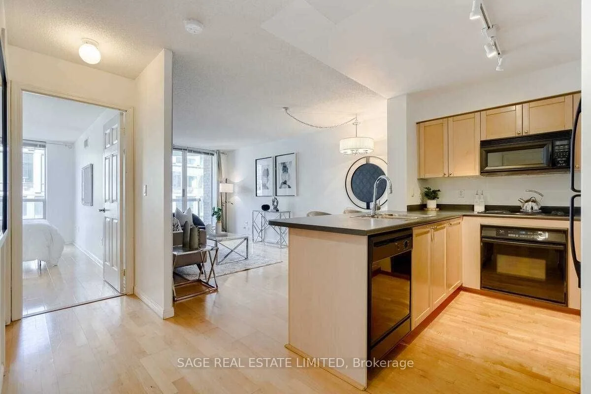 Condo Apartment in Toronto