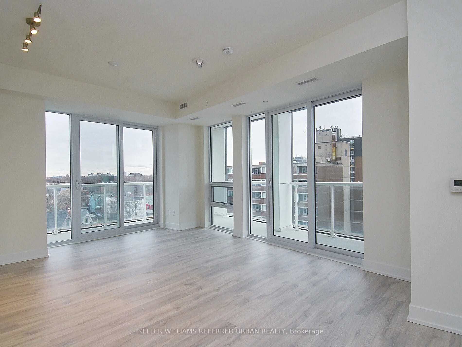 80 Vanauley Street 905, Toronto C01, On M5t 0c9
