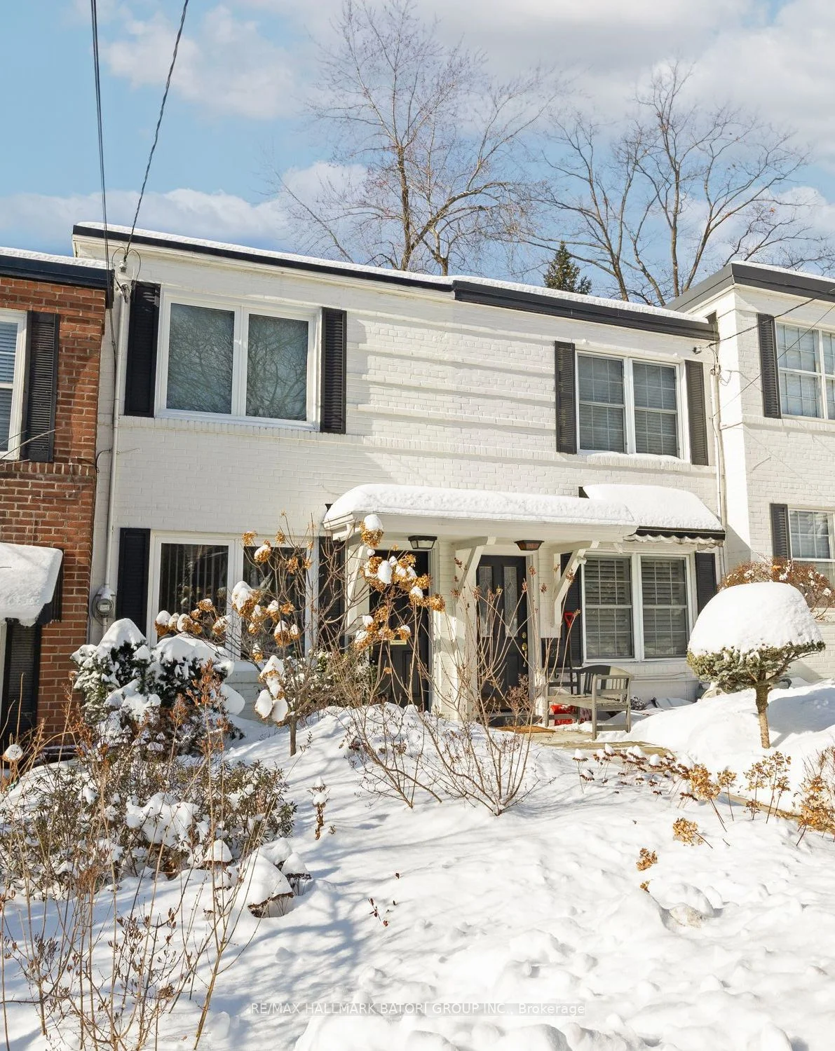 Att/Row/Townhouse in Toronto