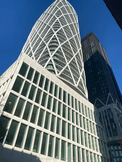 230 Simcoe Street 1628, Toronto C01, On M5t 0g7