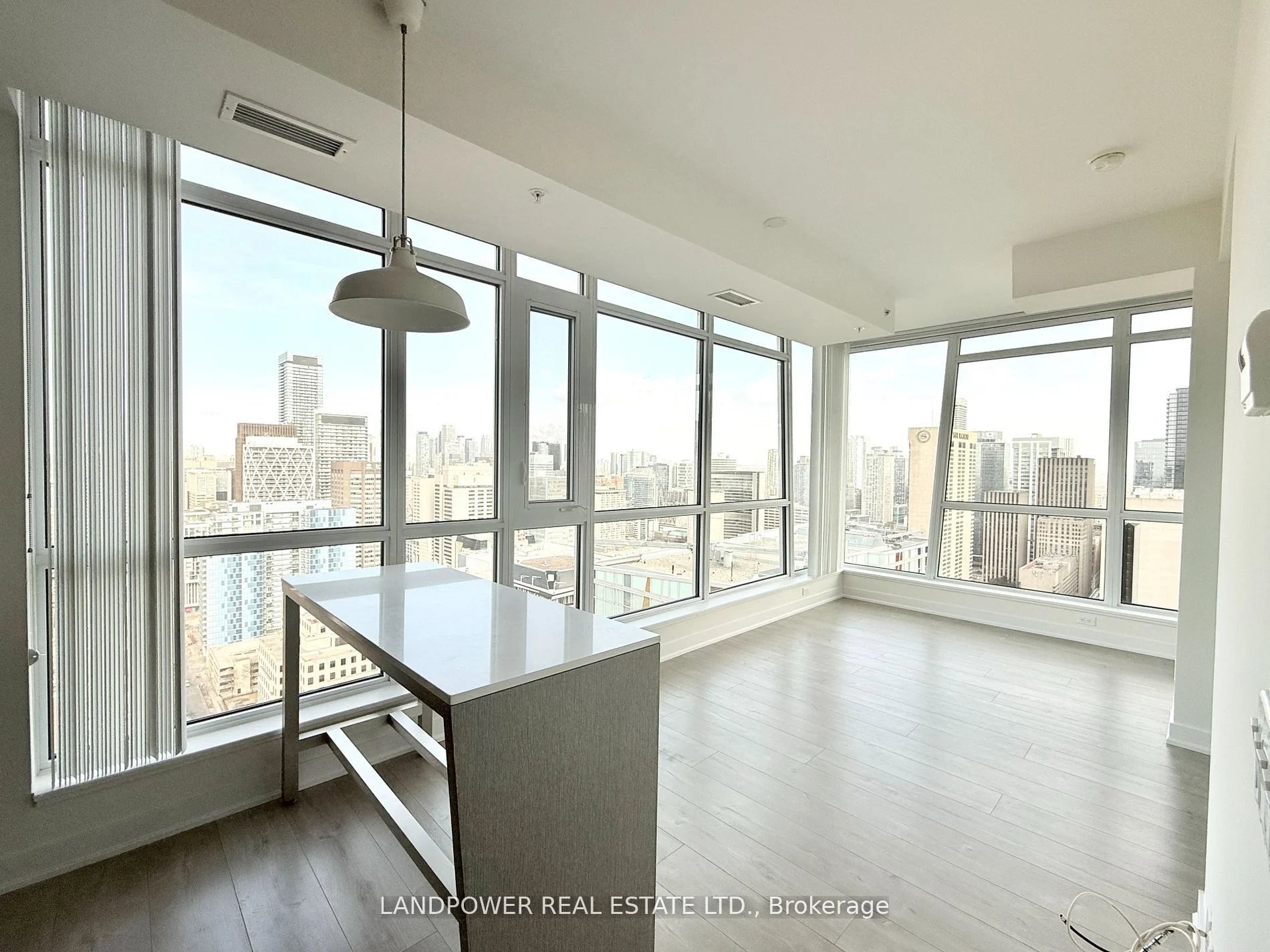 30 Nelson Street 3702, Toronto C01, On M5v 0h5