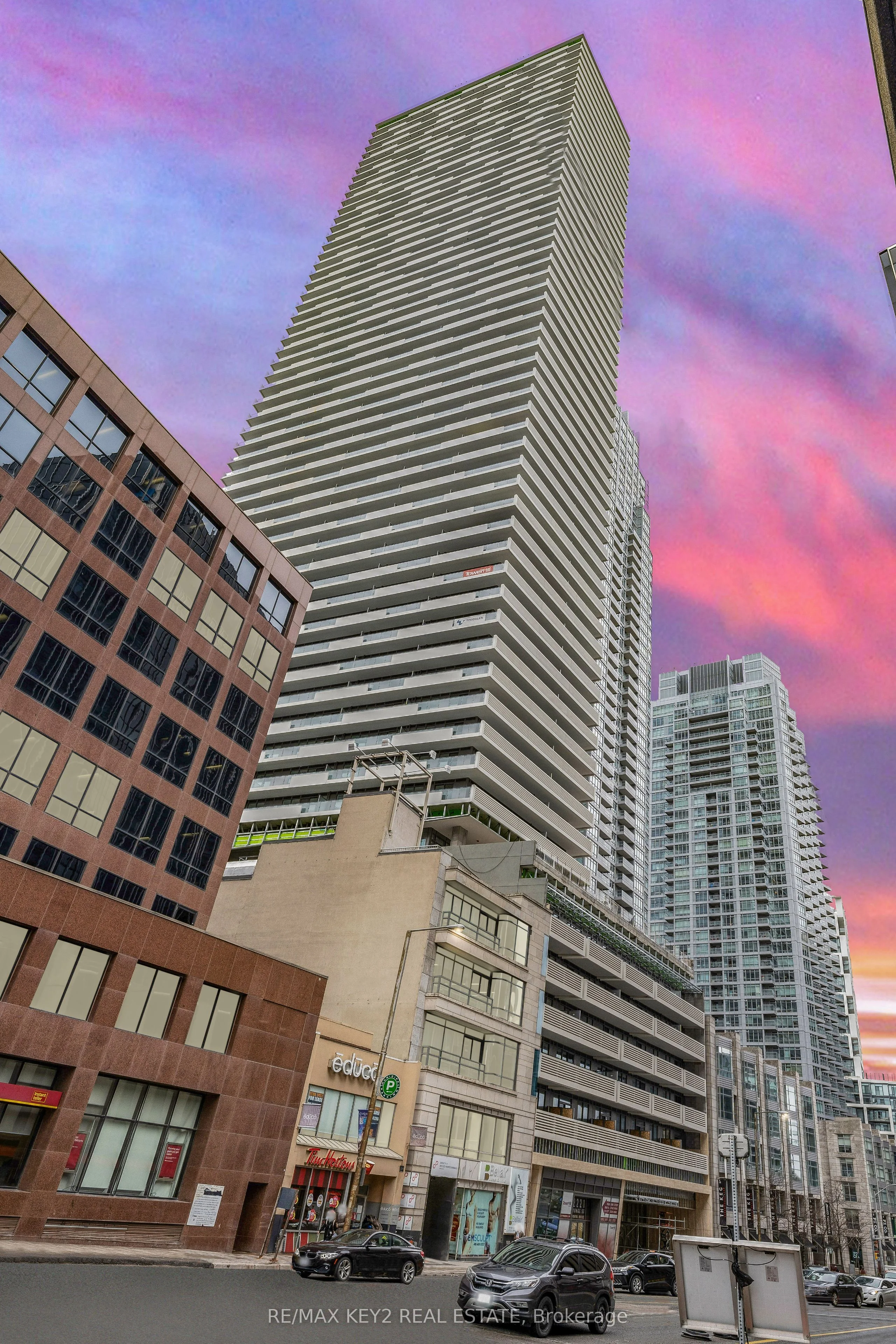 2221 Yonge Street 3402, Toronto C10, On M4s 0b8