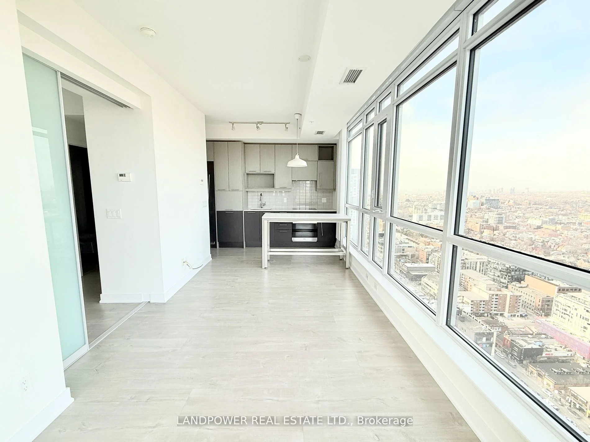 30 Nelson Street 3702, Toronto C01, On M5v 0h5