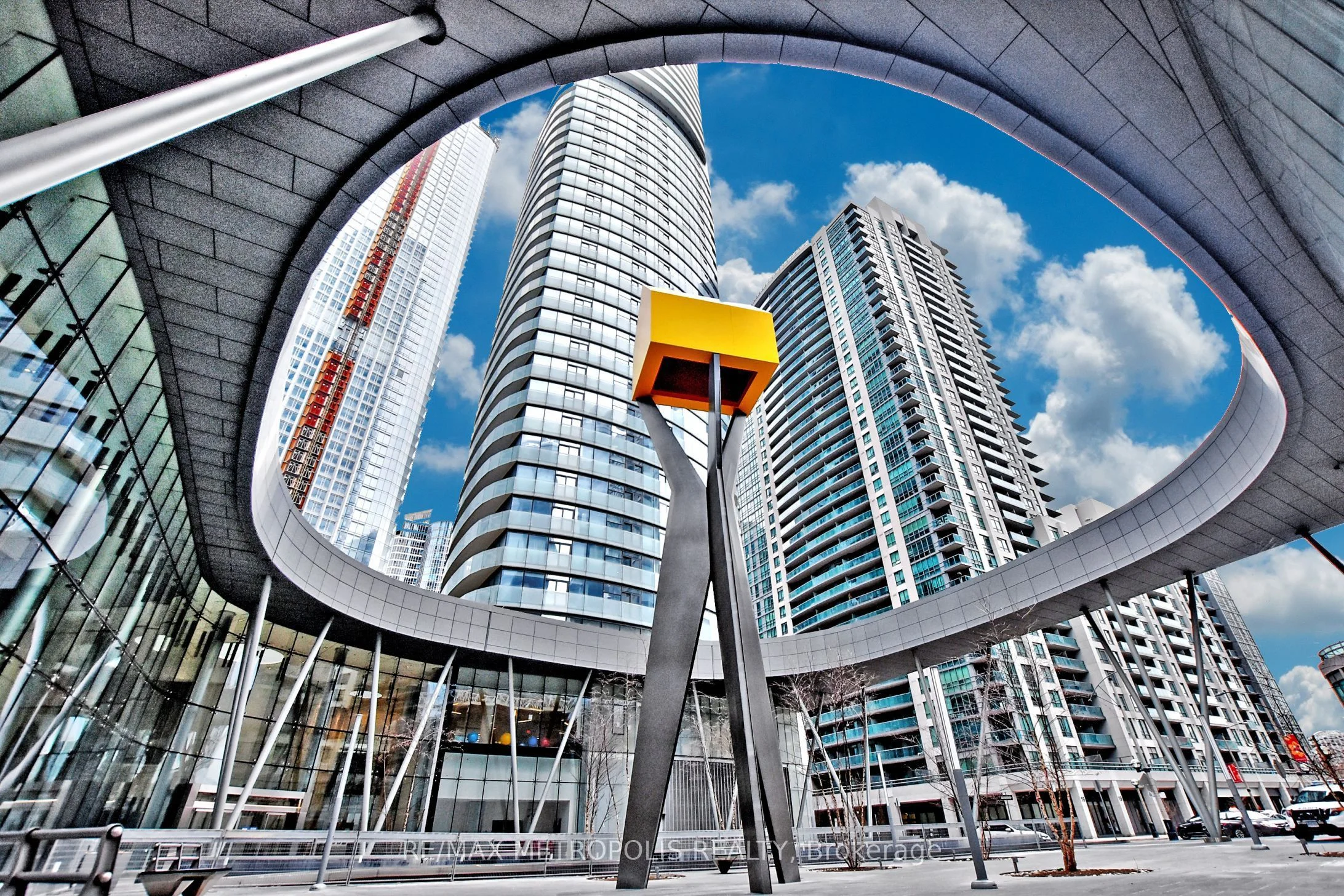 19 Grand Trunk Crescent 3910, Toronto C01, On M5j 3a3