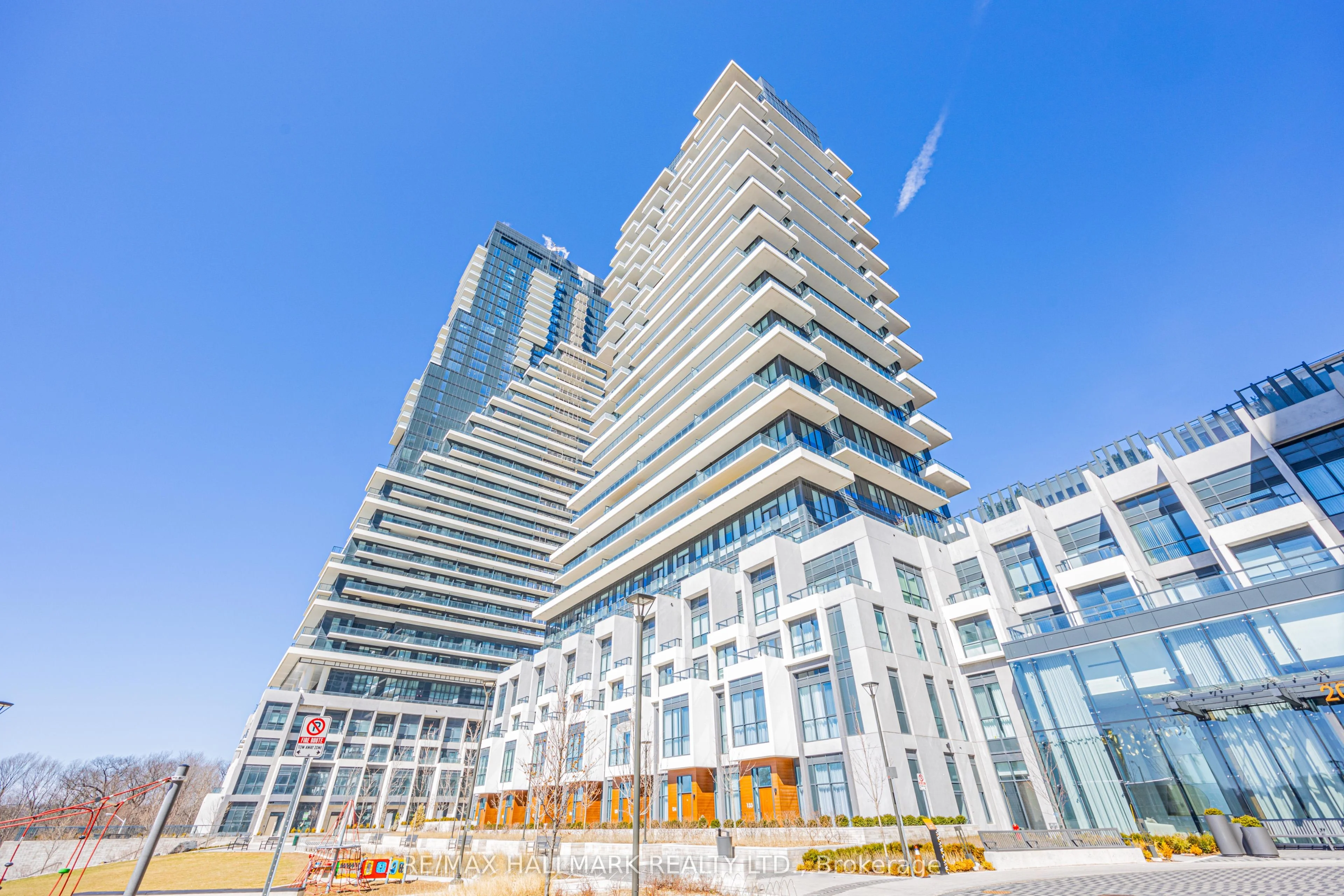 20 Inn On The Park Drive 1433, Toronto C13, On M3c 0p8