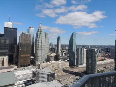 88 Harbour Street 2702, Toronto C01, On M5j 0c3