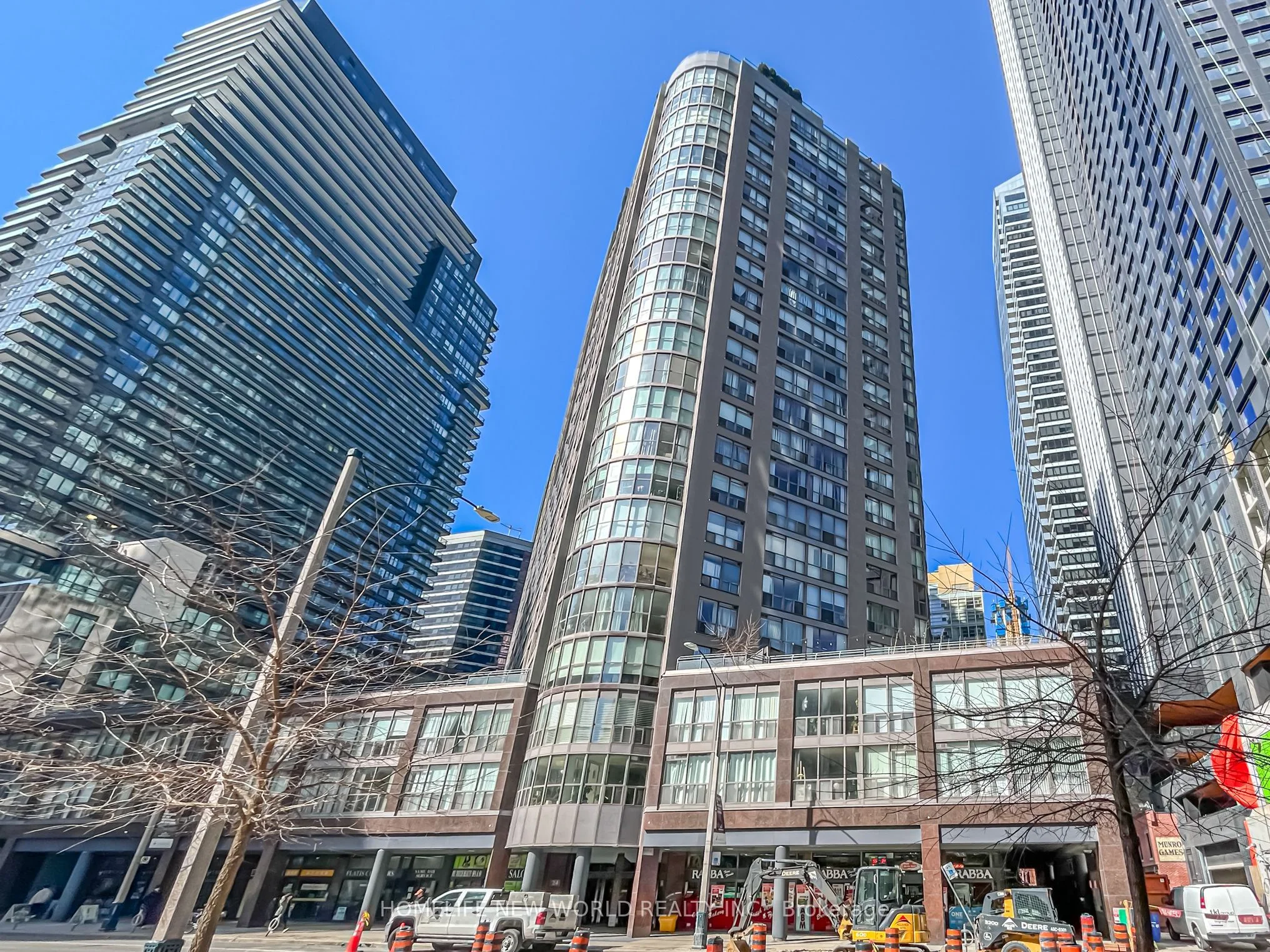 24 Wellesley Street W 2112, Toronto C01, On M4y 2x6