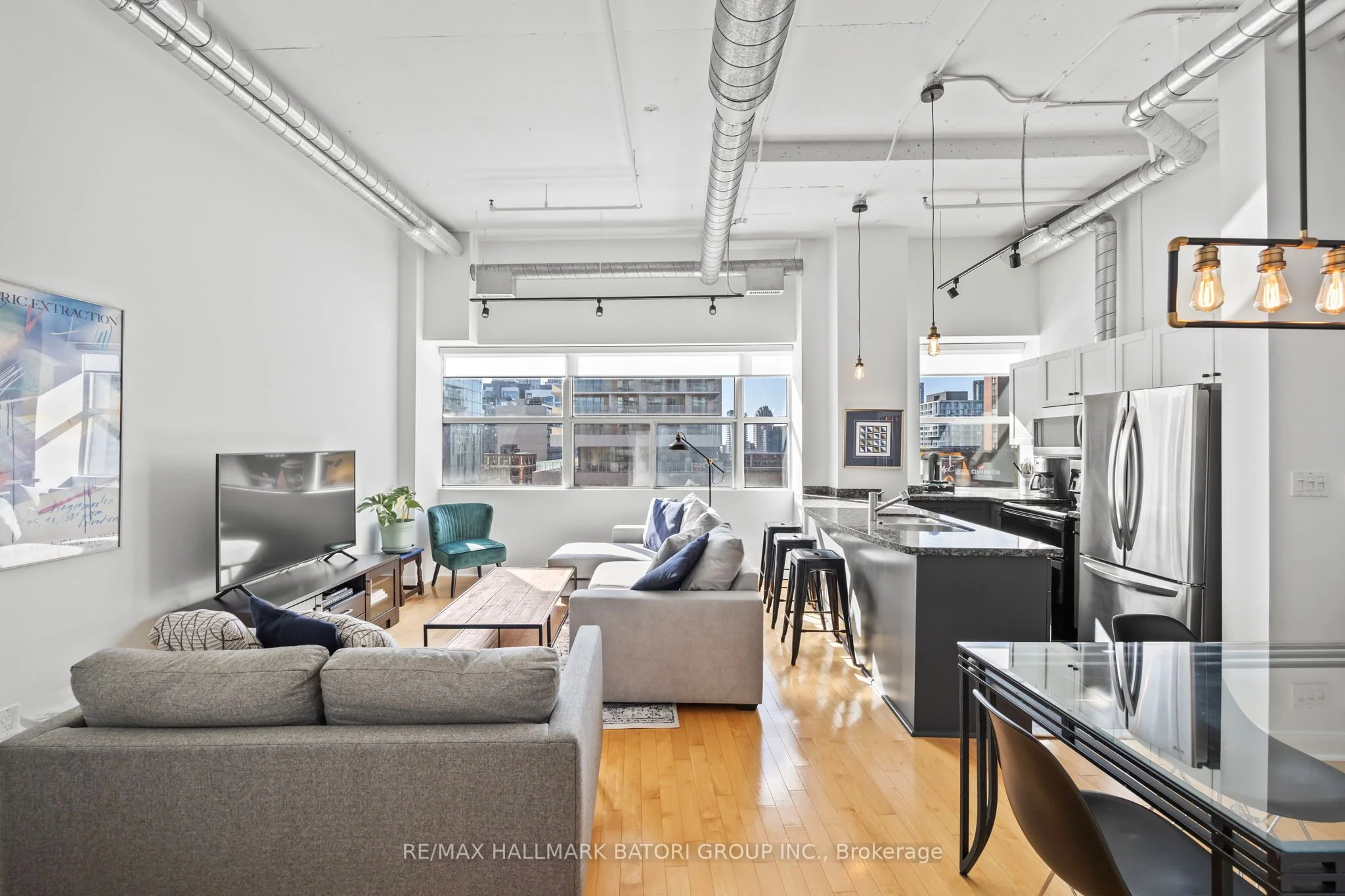 Condo Apartment in Toronto