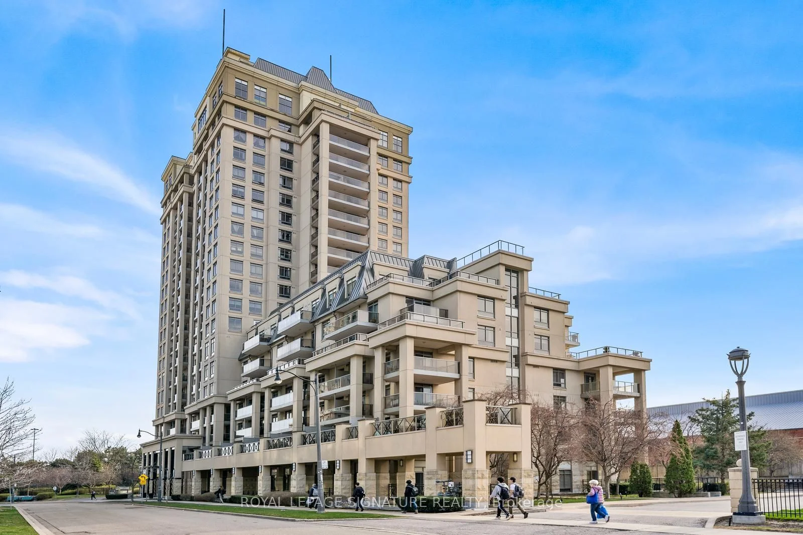 Condo Apartment in Toronto