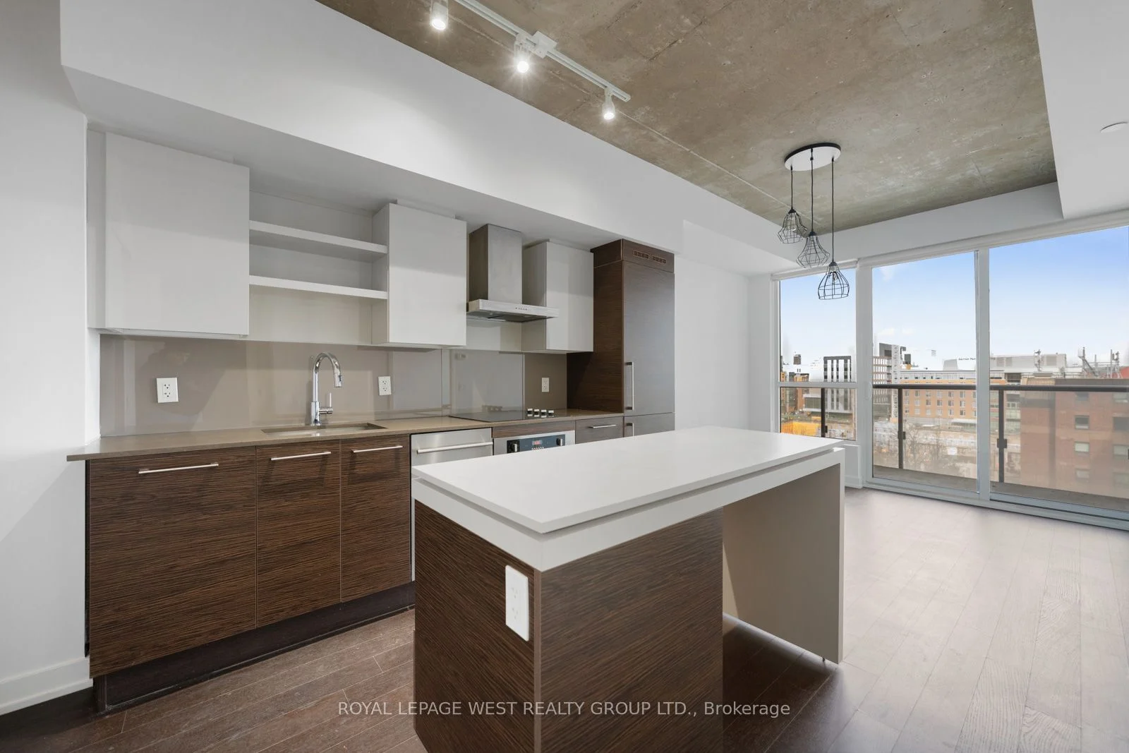 1030 King Street 835, Toronto C01, On M6k 0b4