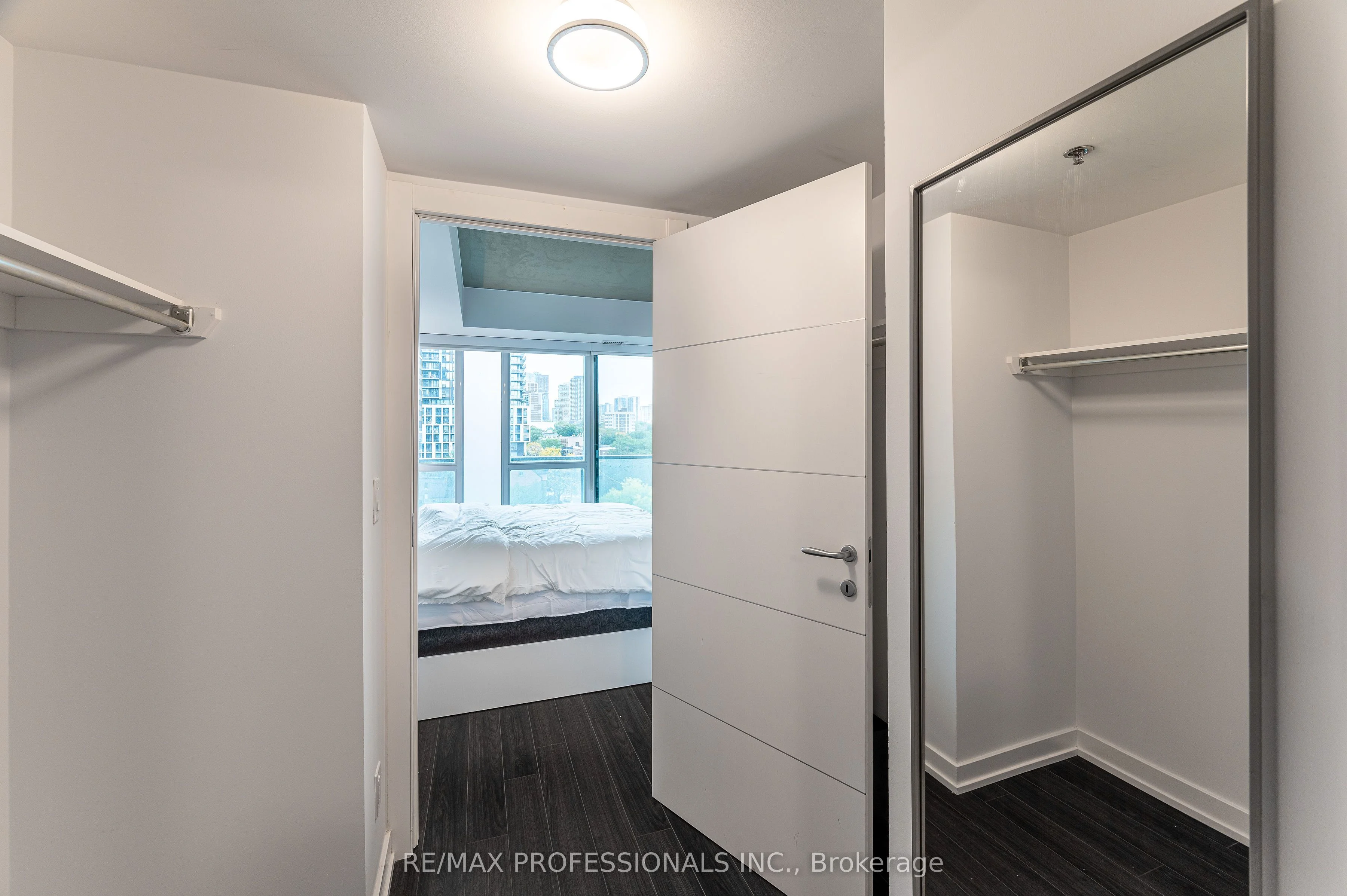 220 George Street 704, Toronto C08, On M5a 2n1
