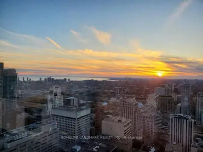 8 Cumberland Street 4702, Toronto C02, On M4w 0b6