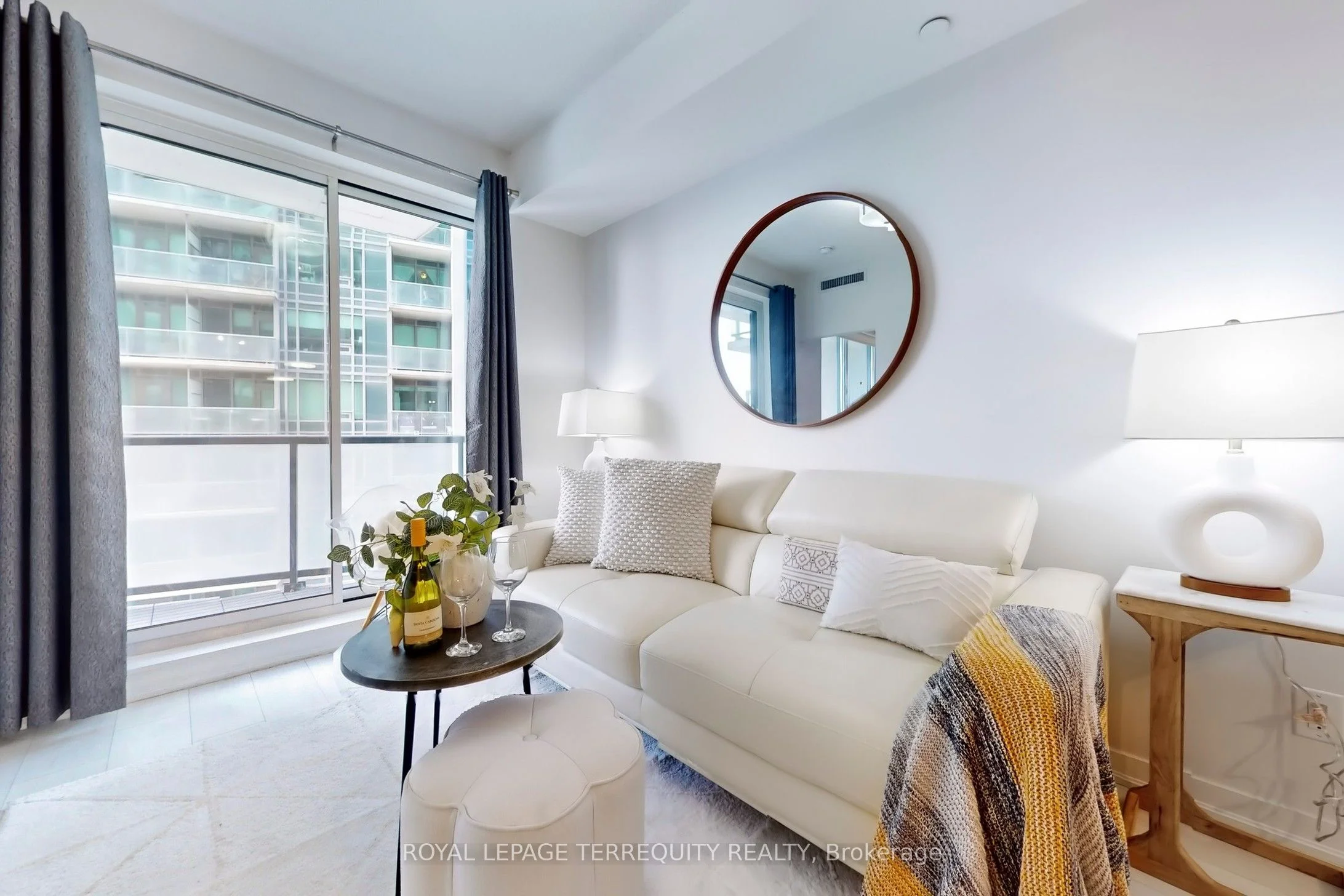 51 East Liberty Street 901, Toronto C01, On M6k 3p8