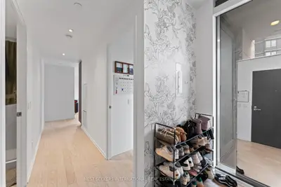 12 Bonnycastle Street 417, Toronto C08, On M5a 3t7