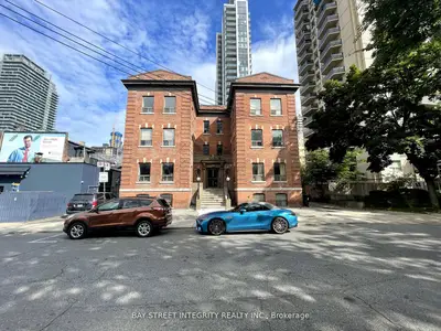 82 Maitland Street 8, Toronto C08, On M4y 1e4