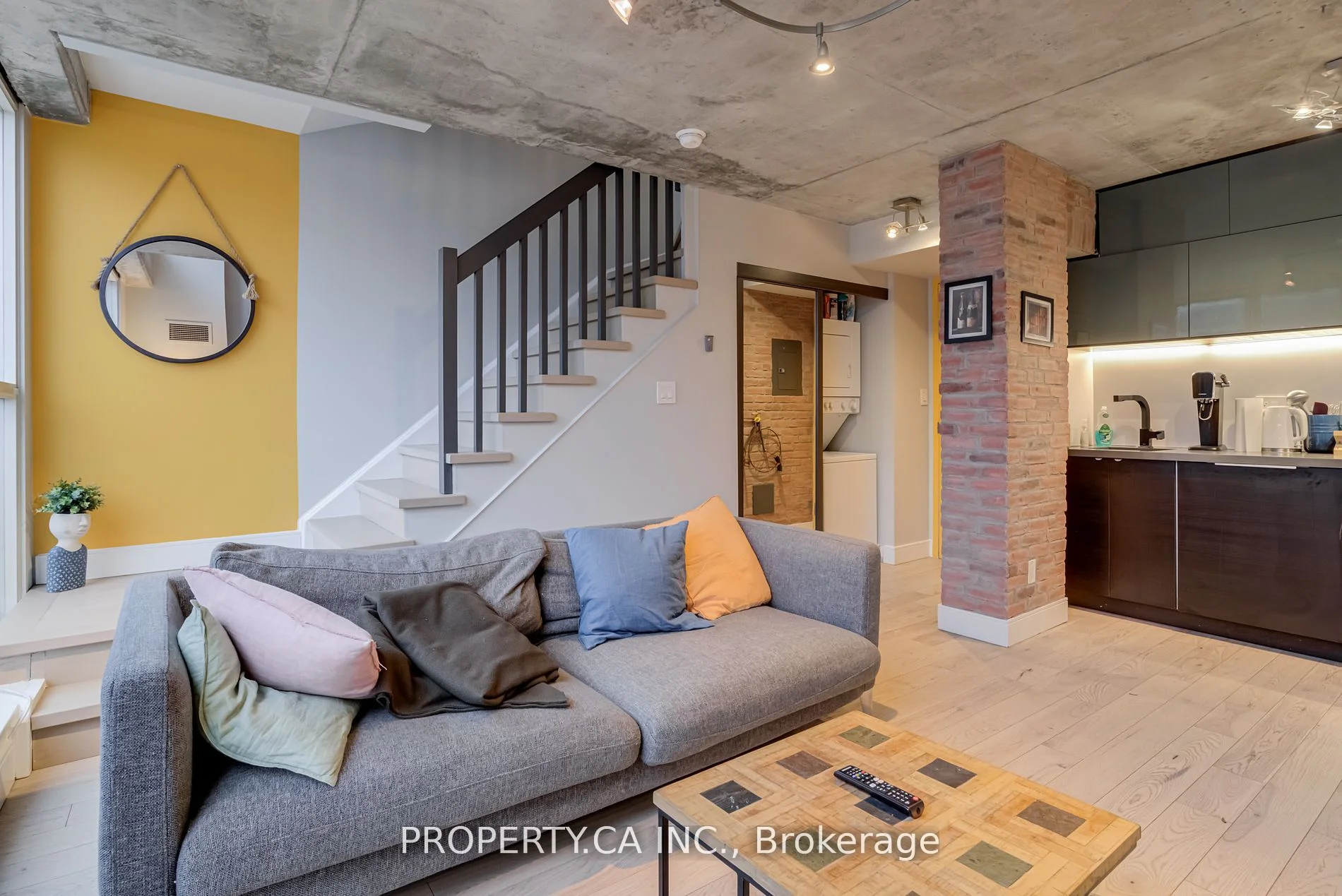 1029 King Street W 1011, Toronto C01, On M6k 3m9