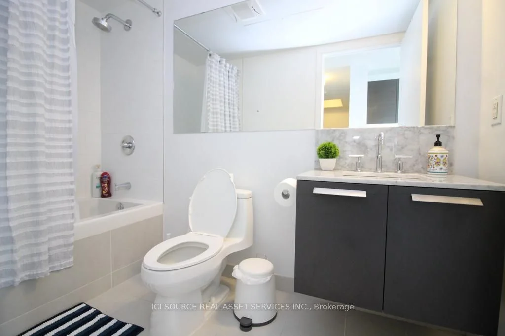 42 Charles Street 2104, Toronto C08, ON M4Y 1T4