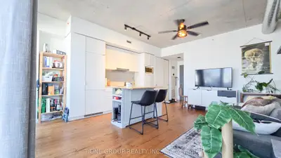 170 Bayview Avenue 814, Toronto C08, On M5a 0m4