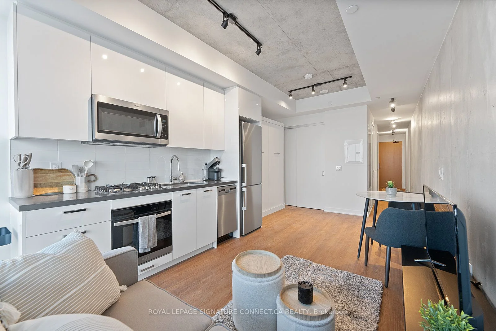 195 McCaul Street 1415, Toronto C01, ON M5T 1W6