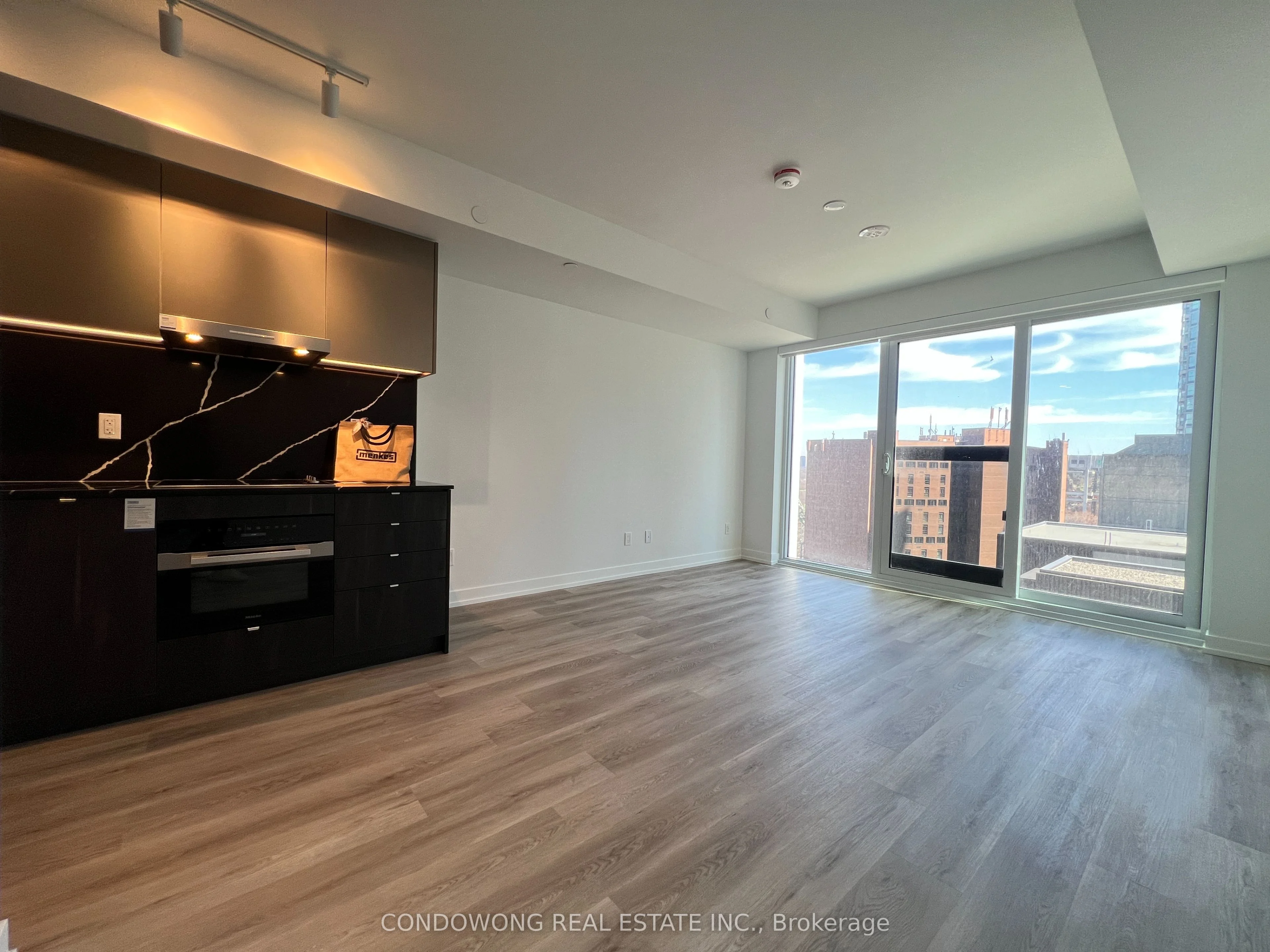 771 Yonge Street 1609, Toronto C09, On M4w 0b8