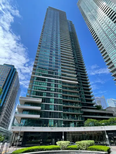 33 Bay Street 801, Toronto C01, On M5j 2z3