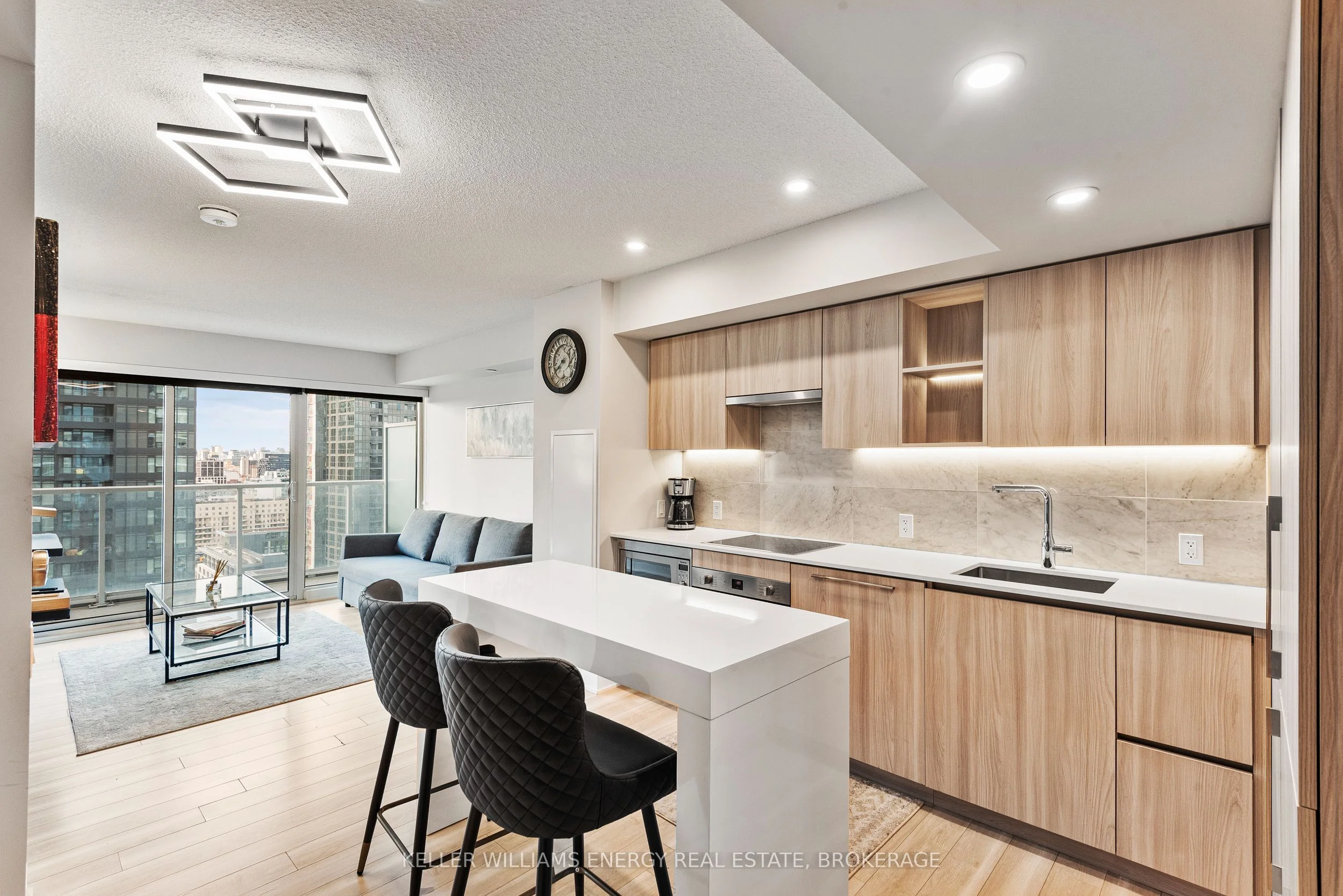 17 Bathurst Street 2508, Toronto C01, On M5v 0n1