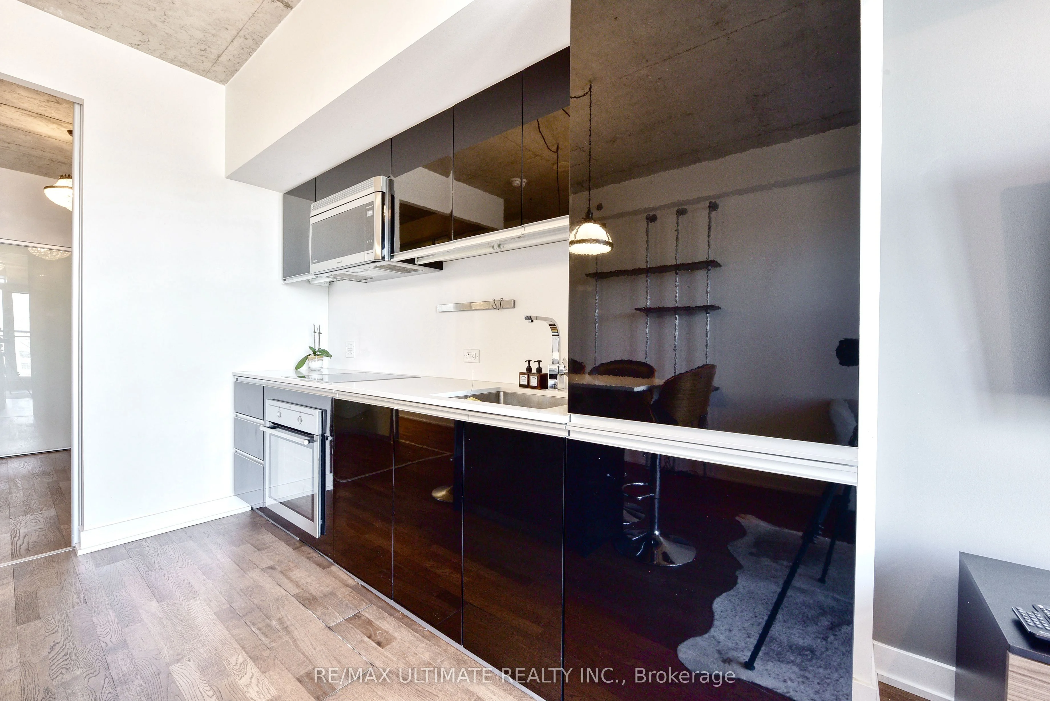 20 Minowan Miikan Lane 615, Toronto C01, ON M6J 0E5