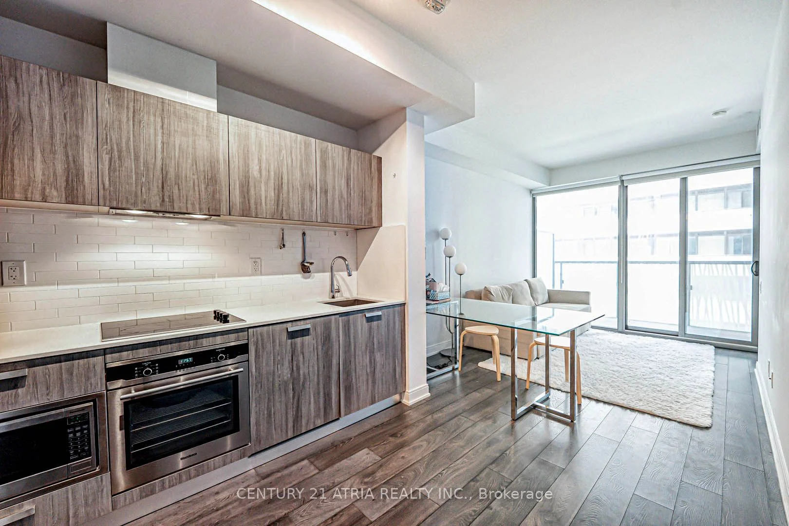 50 Charles Street 609, Toronto C08, On M4y 0c3