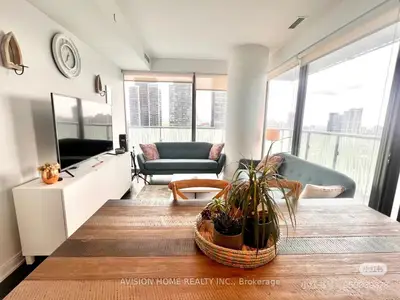 50 Charles Street E 2703, Toronto C08, On M4y 1t1