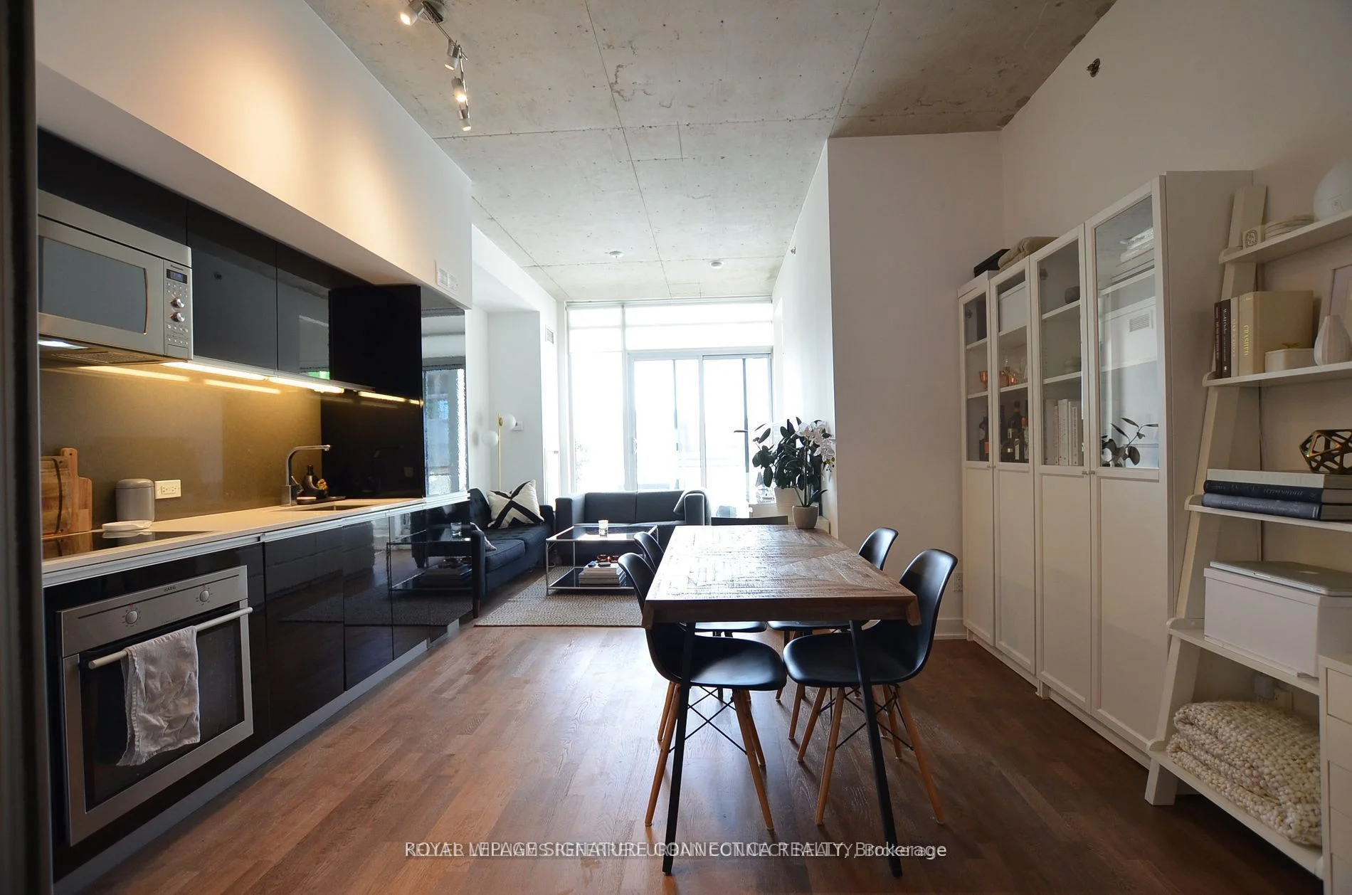 20 Minowan Miikan Lane 316, Toronto C01, On M6j 0e5