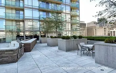 18 Yorkville Avenue 1705, Toronto C02, On M4w 3y8
