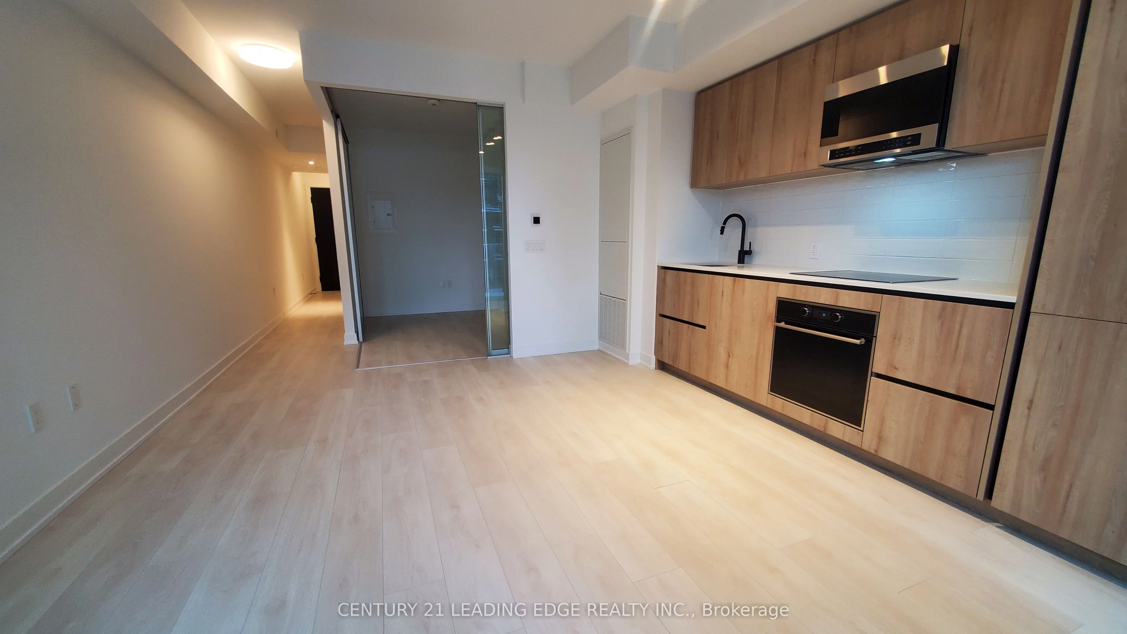 117 BROADWAY Avenue 411, Toronto C10, ON M4P 1V3