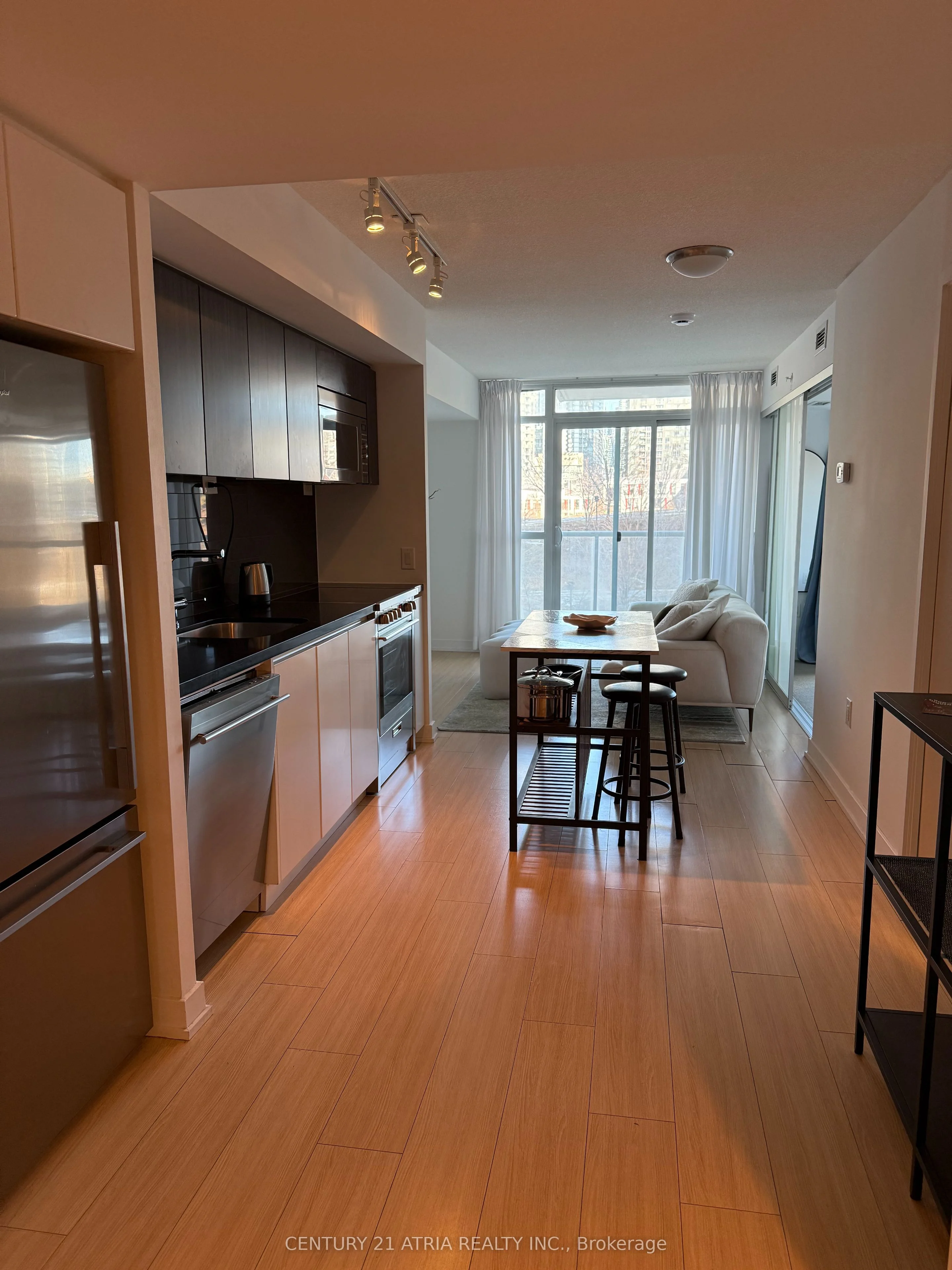 75 Queens Wharf Road 301, Toronto C01, ON M5V 0J8