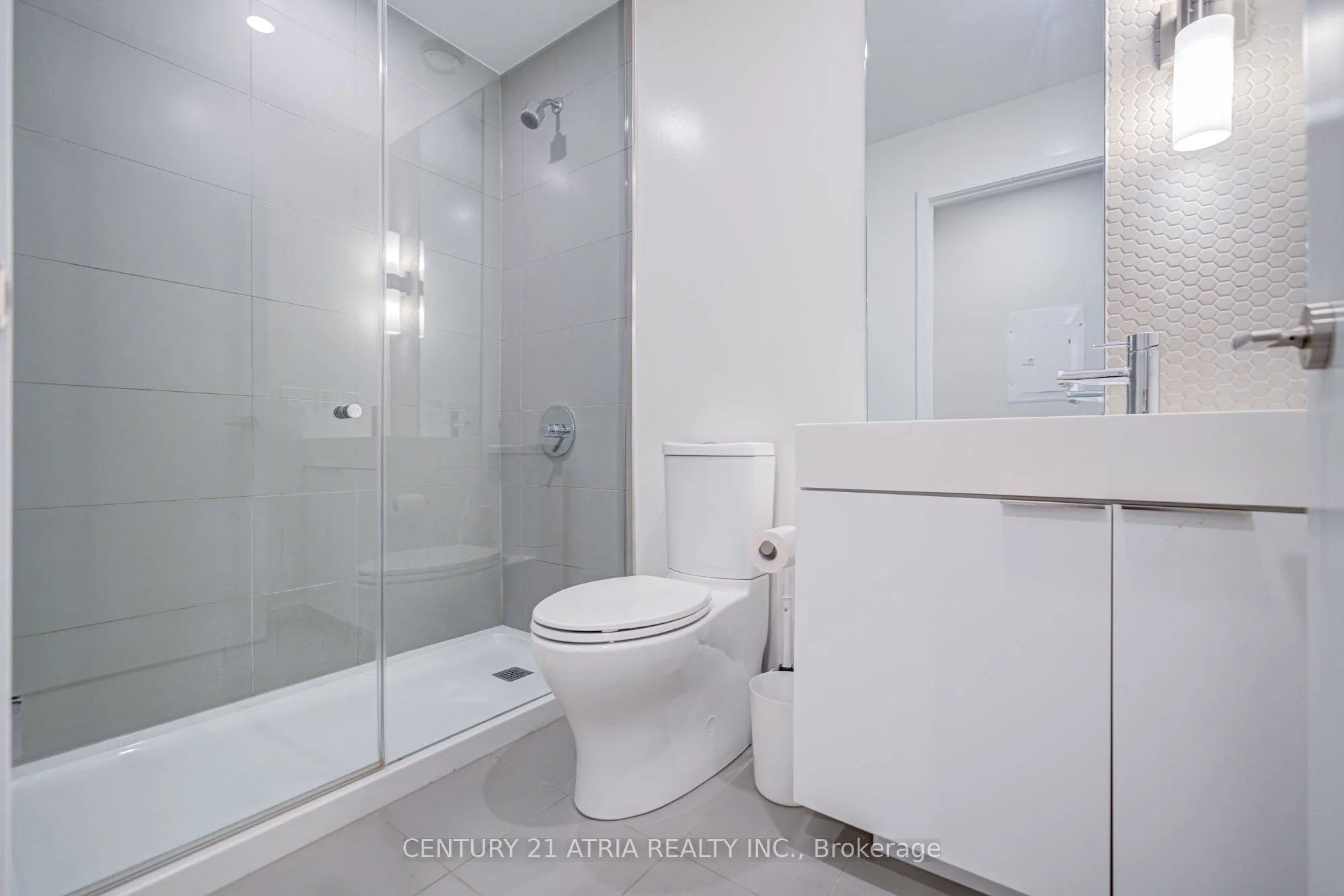 33 Helendale Avenue 1106, Toronto C03, ON M4R 1C5