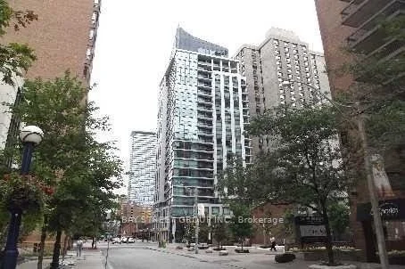 1121 Bay Street 403, Toronto C01, ON M5S 2B3