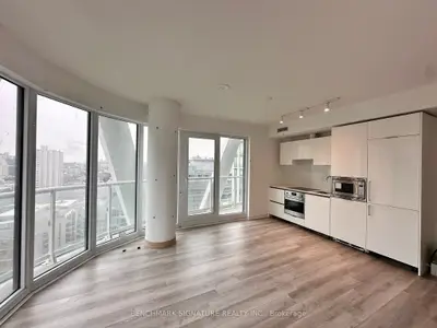 230 Simcoe Street 1434, Toronto C01, On M5t 0g7