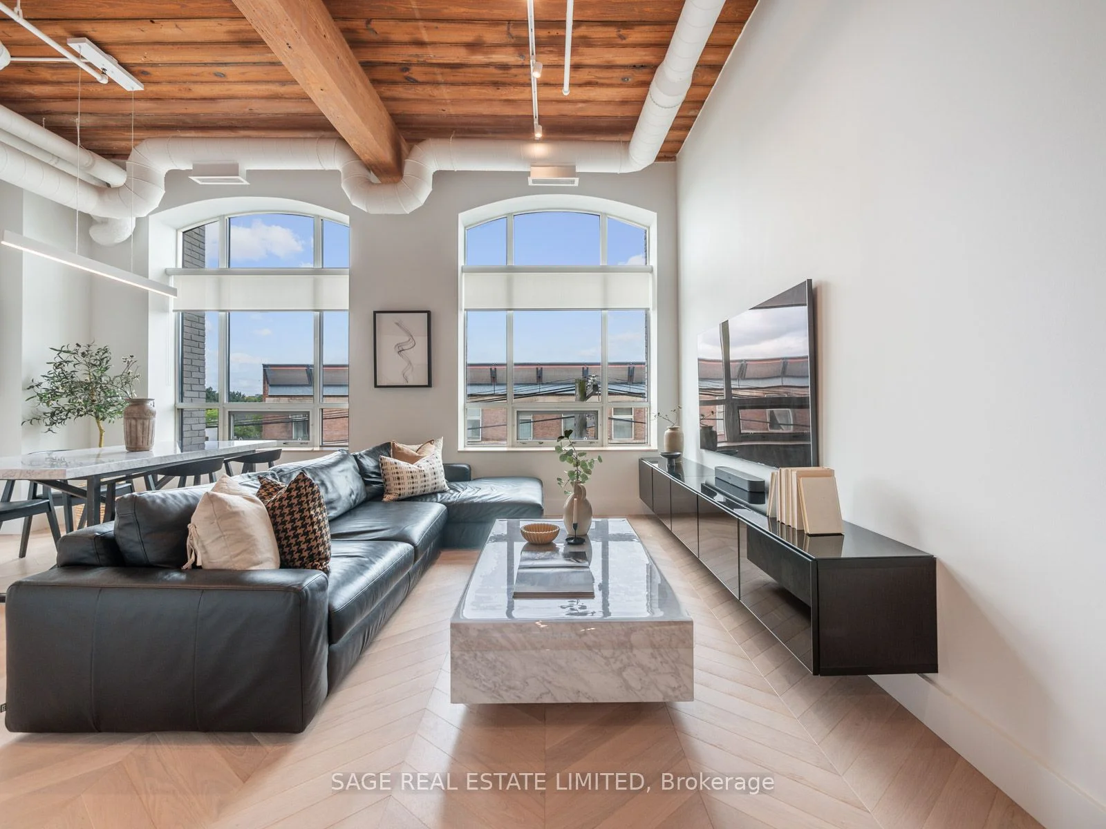 Condo Apartment in Toronto