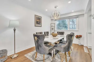 51 Bowerbank Drive Main, Toronto C14, On M2m 1z9