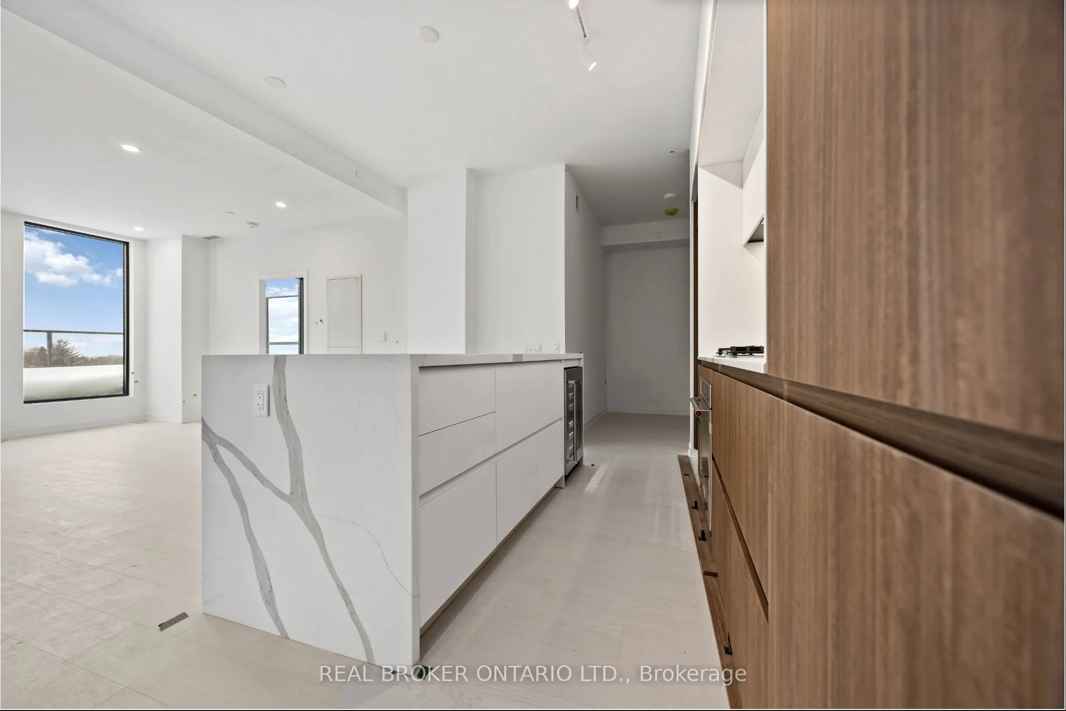 1 Hillsdale Avenue W 704, Toronto C03, ON M5P 1G2
