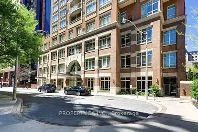 100 Hayden Street 1106, Toronto C08, On M4y 3c7