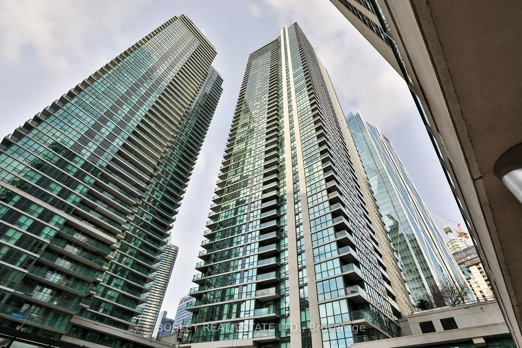 16 Harbour Street 3404, Toronto C01, On M5j 1b7