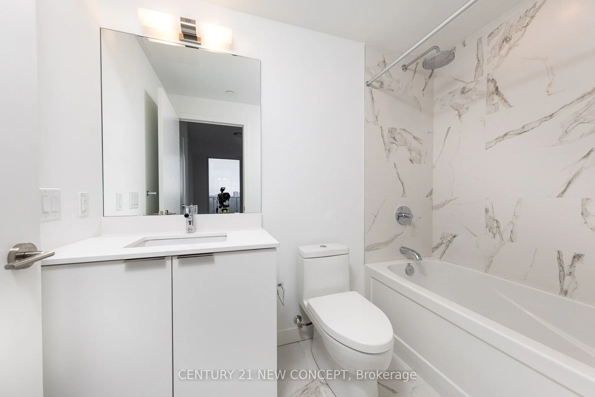 7 Golden Lion Heights N731, Toronto C14, ON M2M 3T9