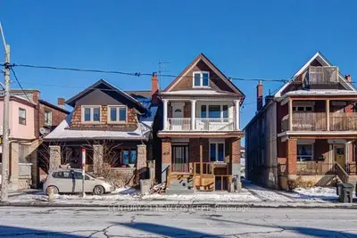 Triplex in Toronto