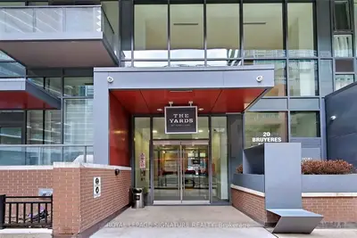 20 Bruyeres Mews 1106, Toronto C01, On M5v 0g8