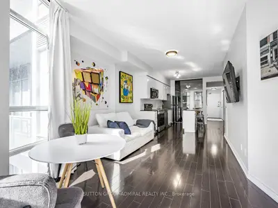 15 Bruyeres Mews 509, Toronto C01, On M5v 0a7