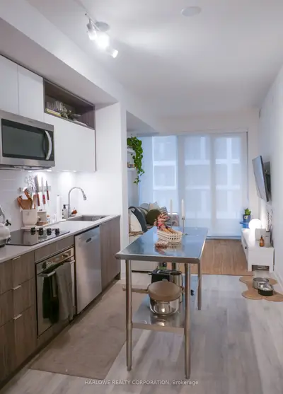 60 Princess Street 353 Se, Toronto C08, On M5a 2c7