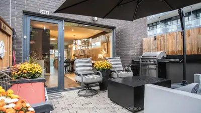 Att/Row/Townhouse in Toronto