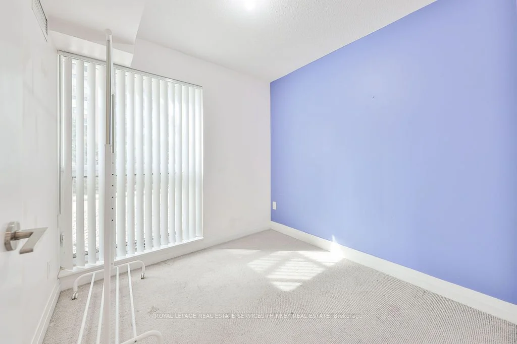 21 Carlton Street 301, Toronto C08, ON M5B 1L3