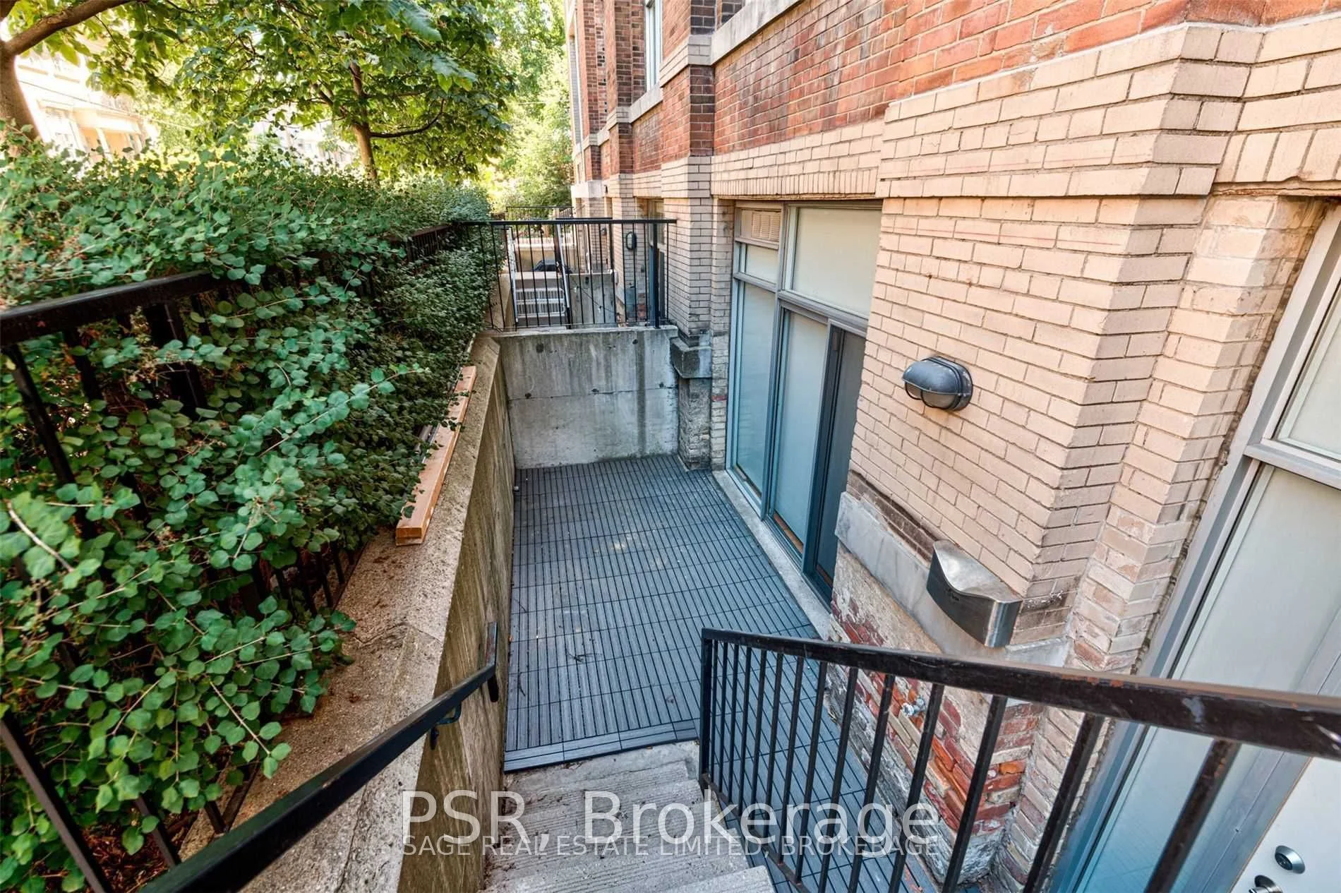955 Queen Street W 117, Toronto C01, ON M6J 1G9
